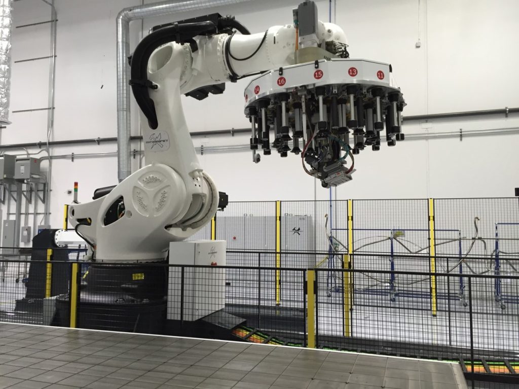 툴루즈의 ElectroImpact 로봇