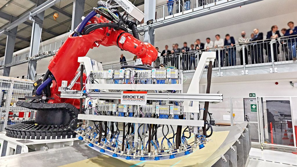 BA 프랑스 복합 드레이핑 로봇